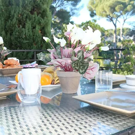 Hébergement de vacances Beautiful 5 Bedroom Villa With Direct Sea View Antibes